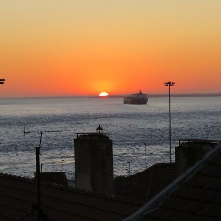 Tejo House River Lisbon Almada Ngoại thất bức ảnh